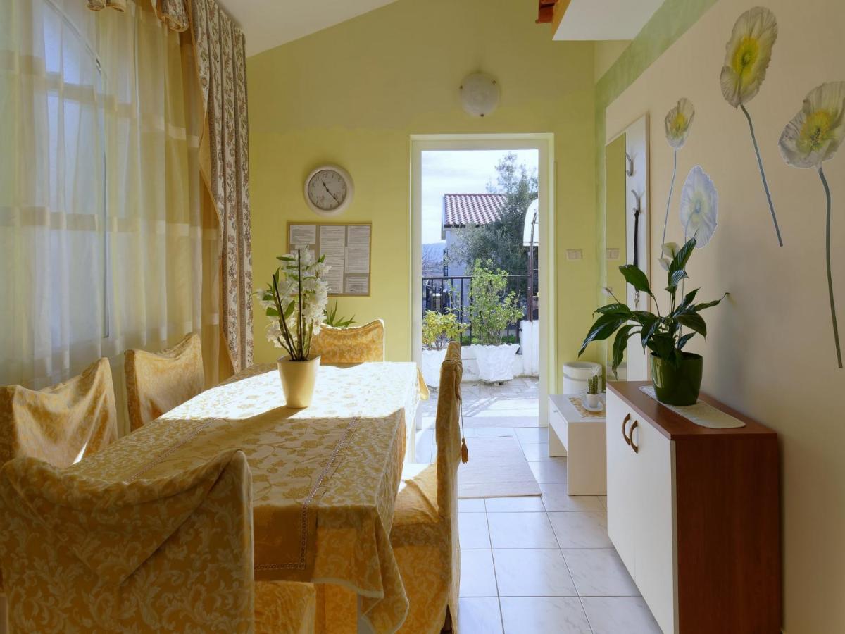 Holiday Home Nevena By Rent Istria Buje Bagian luar foto