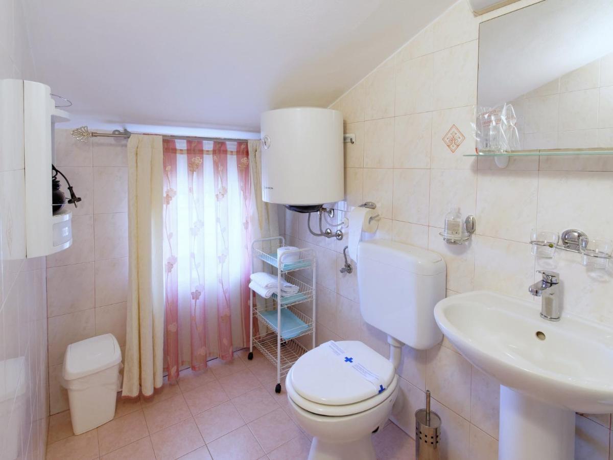 Holiday Home Nevena By Rent Istria Buje Bagian luar foto