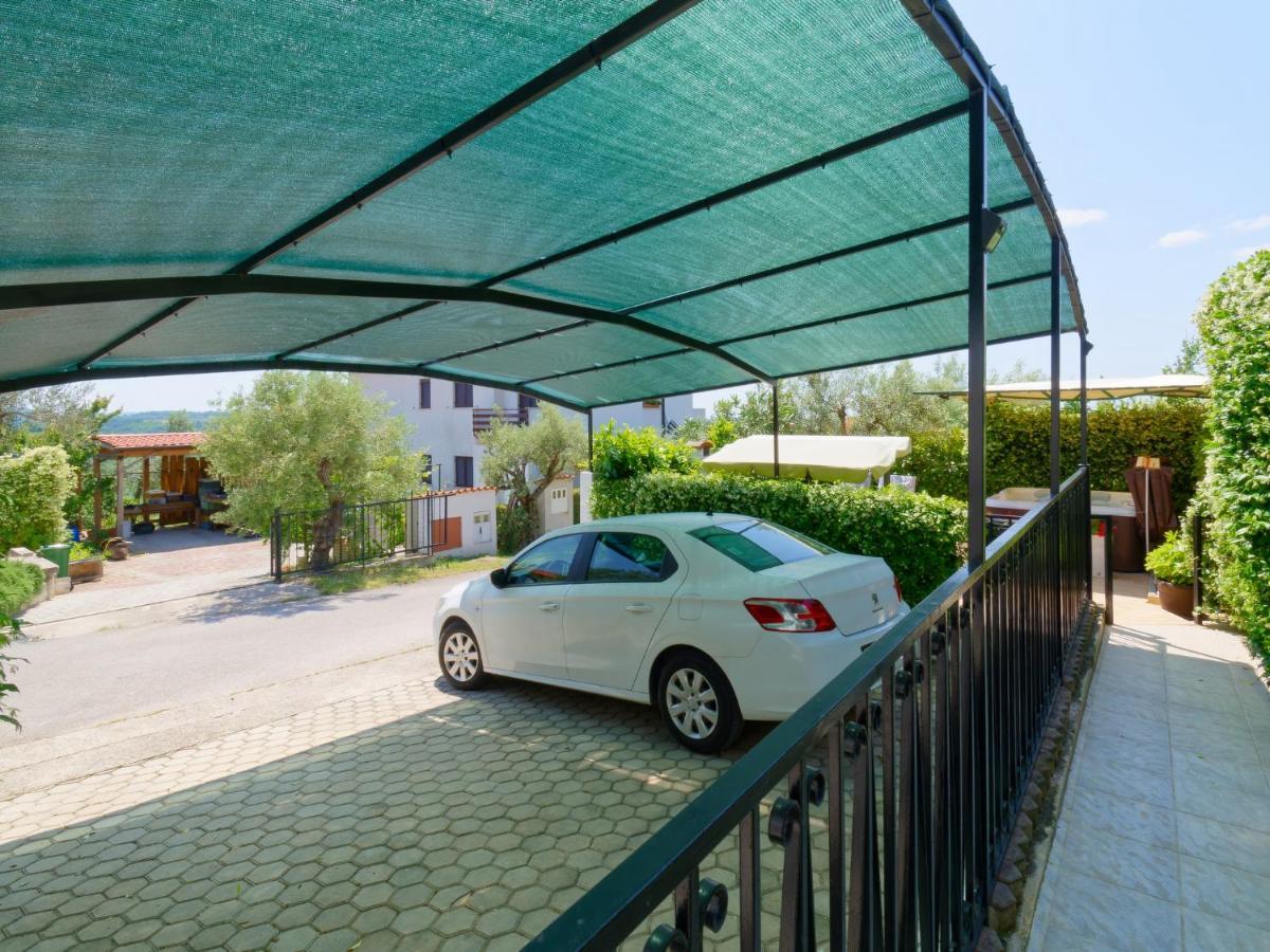Holiday Home Nevena By Rent Istria Buje Bagian luar foto