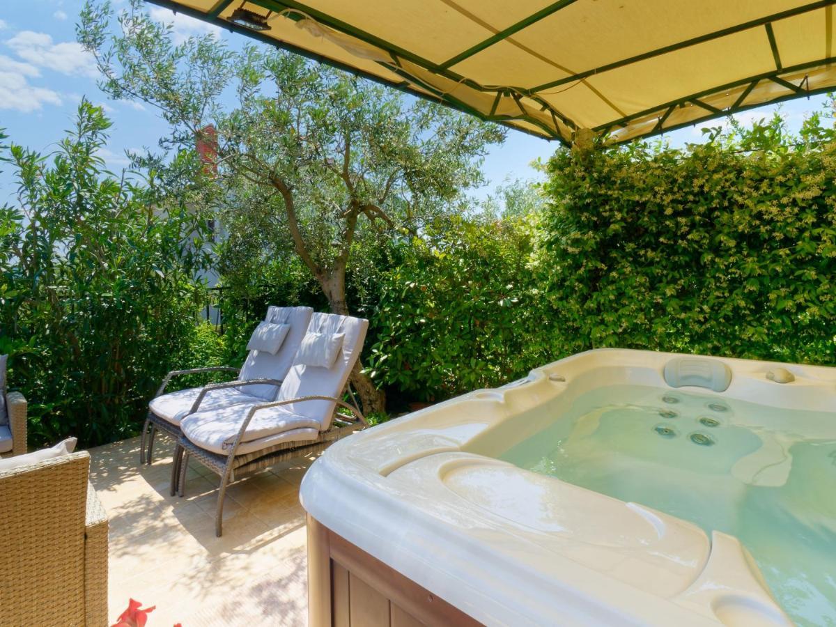 Holiday Home Nevena By Rent Istria Buje Bagian luar foto